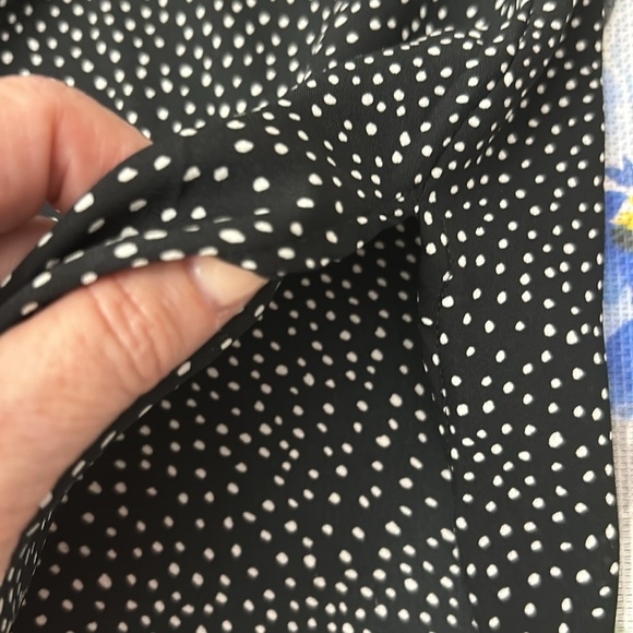 H&M Black and White Polka-dot Long Sleeve Button Down Blouse. Size 12. - Picture 10 of 11